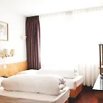 Rugs - Self Check-in Hotel 3*