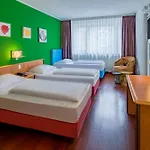 Rugs - Self Check-in Hotel 3*