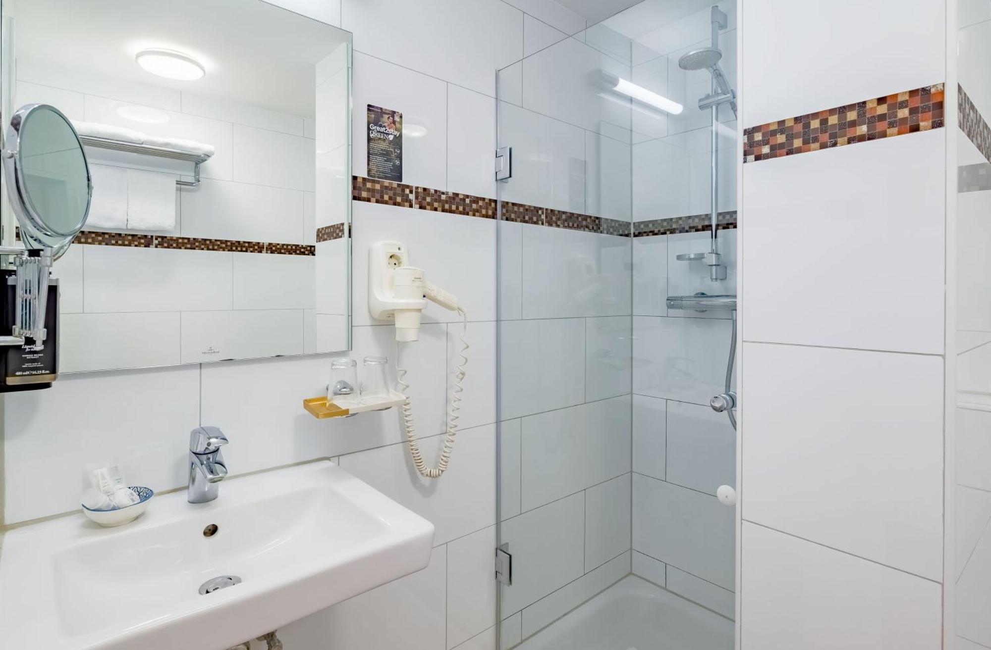 Hotel Rugs - Self Check-in 3*