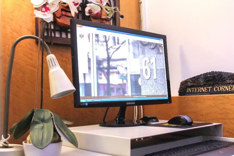 Rugs - Self Check-in 3* Dusseldorf