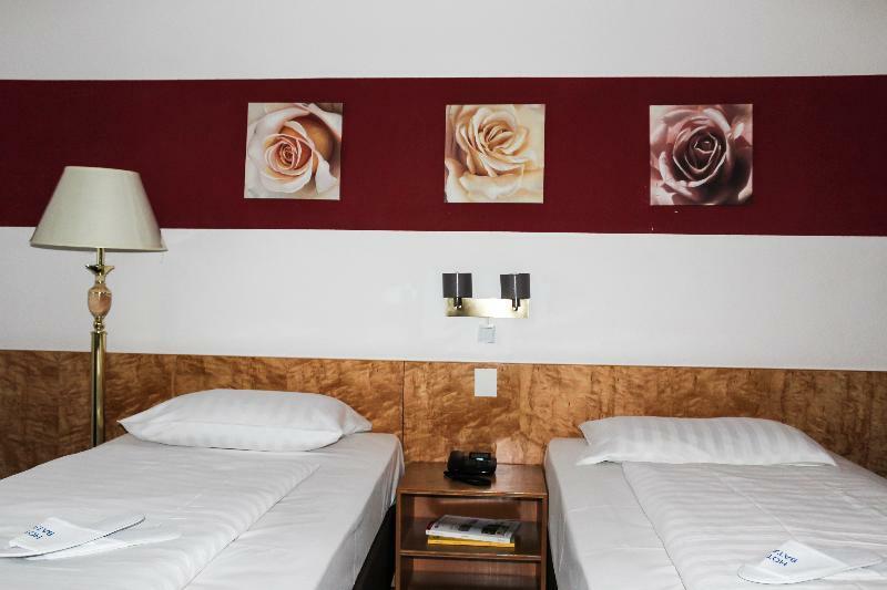 Rugs - Self Check-in 3* Dusseldorf